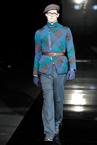 Giorgio Armani / - 2010-2011